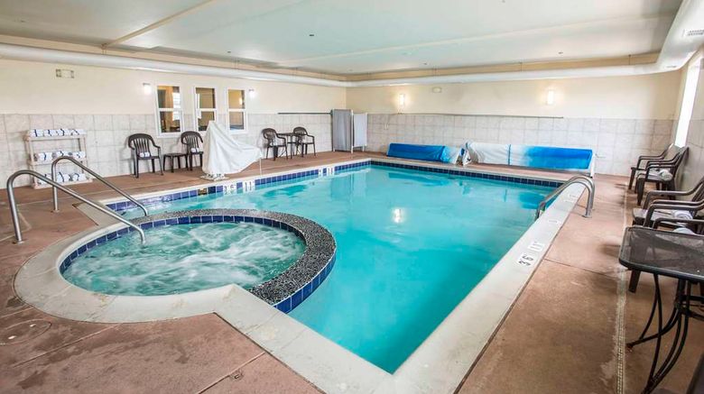 <b>Comfort Suites Castle Rock Pool</b>. Images powered by <a href="https://iceportal.shijigroup.com/" title="IcePortal" target="_blank">IcePortal</a>.