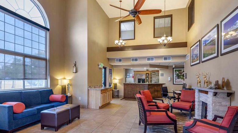<b>Comfort Inn Denver West Lobby</b>. Images powered by <a href="https://iceportal.shijigroup.com/" title="IcePortal" target="_blank">IcePortal</a>.