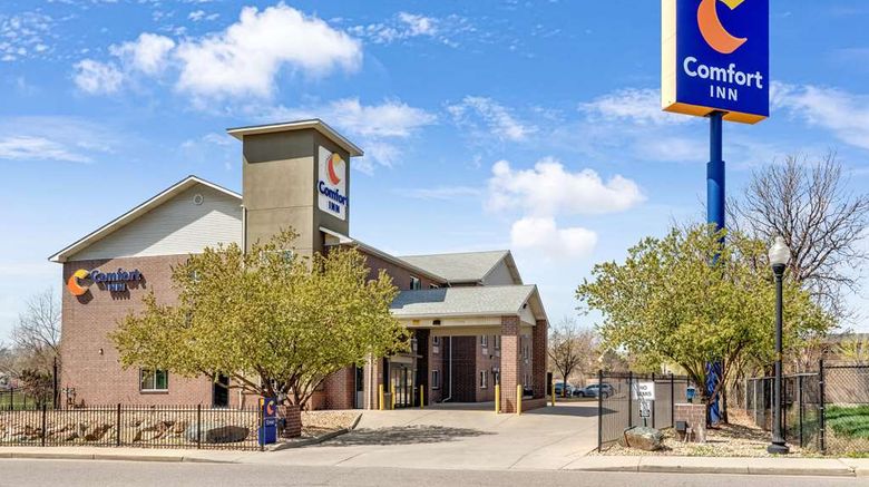 <b>Comfort Inn Denver West Exterior</b>. Images powered by <a href="https://iceportal.shijigroup.com/" title="IcePortal" target="_blank">IcePortal</a>.