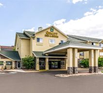 Quality Inn & Stes Westminster Exterior
