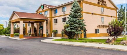 Quality Inn & Suites Exterior
