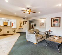 Quality Inn & Suites Lobby