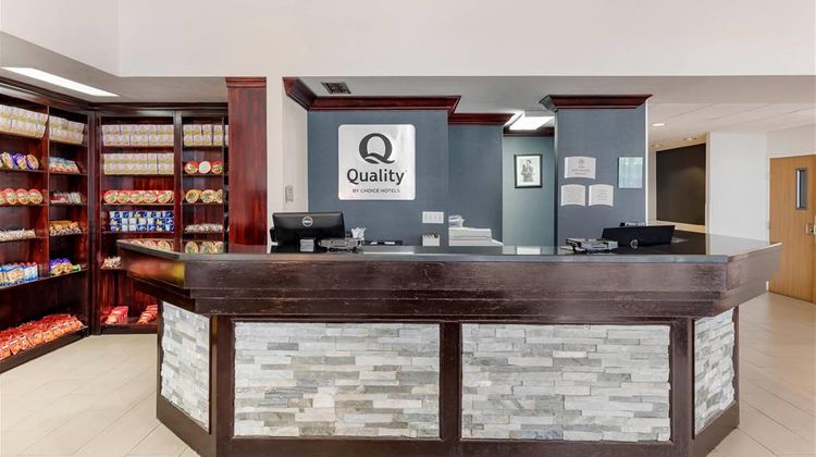 Quality Inn & Suites DIA/Gateway Park Lobby