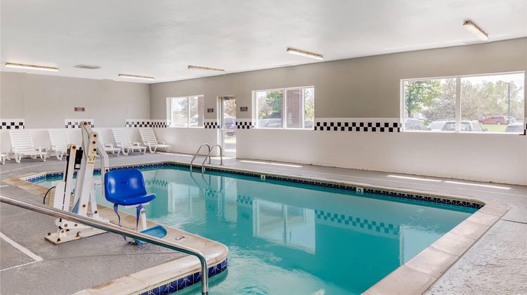 Quality Inn & Suites DIA/Gateway Park Pool
