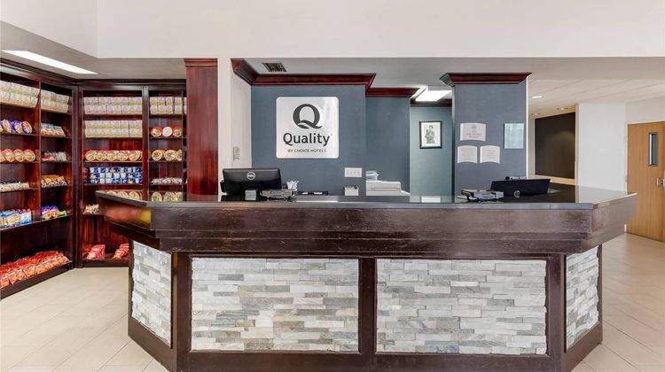 Quality Inn & Suites DIA/Gateway Park Lobby