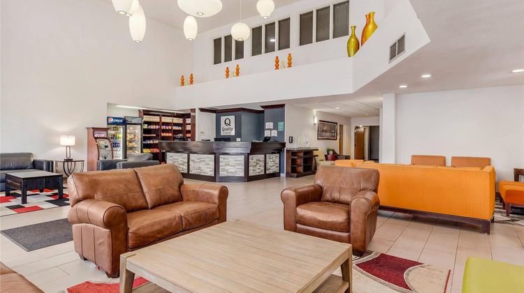 Quality Inn & Suites DIA/Gateway Park Lobby