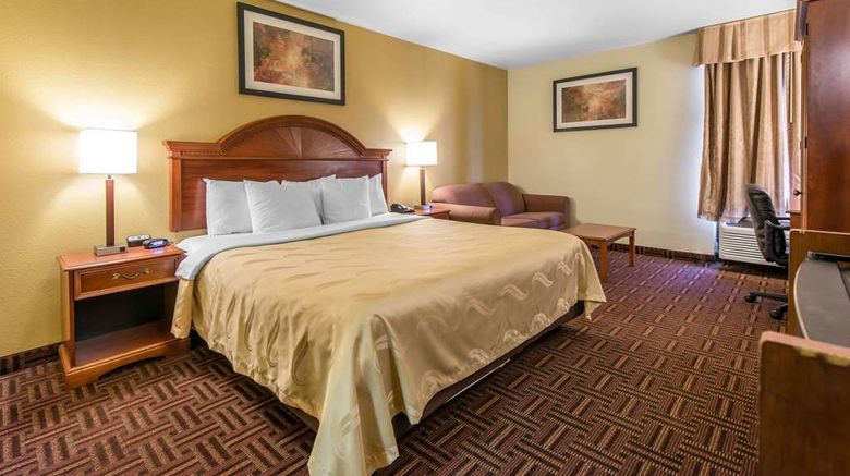 <b>Quality Inn South Room</b>. Images powered by <a href="https://iceportal.shijigroup.com/" title="IcePortal" target="_blank">IcePortal</a>.