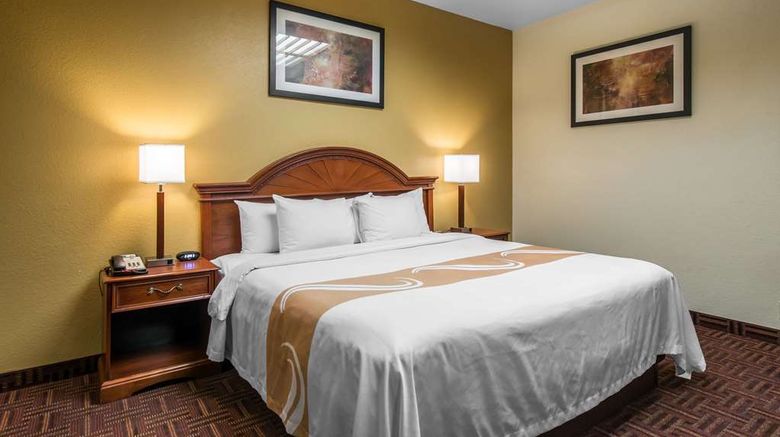 <b>Quality Inn South Suite</b>. Images powered by <a href="https://iceportal.shijigroup.com/" title="IcePortal" target="_blank">IcePortal</a>.