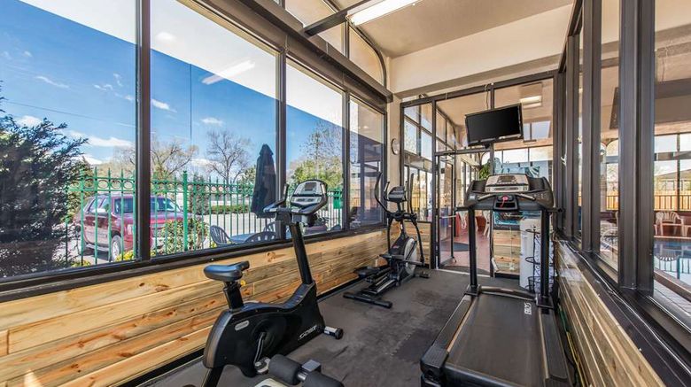 <b>Quality Inn South Health</b>. Images powered by <a href="https://iceportal.shijigroup.com/" title="IcePortal" target="_blank">IcePortal</a>.