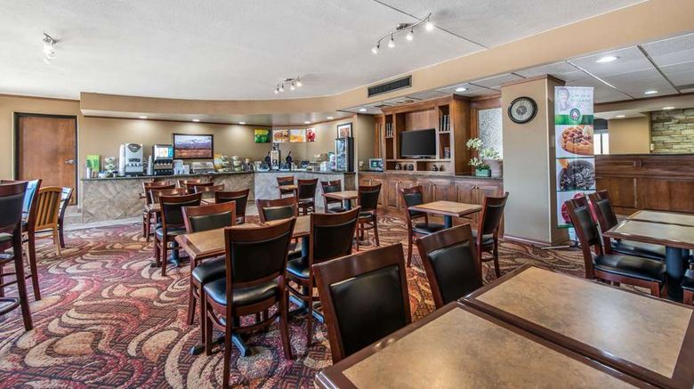 <b>Quality Inn South Restaurant</b>. Images powered by <a href="https://iceportal.shijigroup.com/" title="IcePortal" target="_blank">IcePortal</a>.
