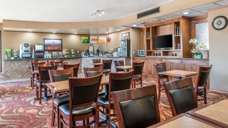 <b>Quality Inn South Restaurant</b>. Images powered by <a href="https://iceportal.shijigroup.com/" title="IcePortal" target="_blank">IcePortal</a>.