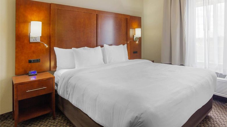 <b>Comfort Inn Sterling Suite</b>. Images powered by <a href="https://iceportal.shijigroup.com/" title="IcePortal" target="_blank">IcePortal</a>.
