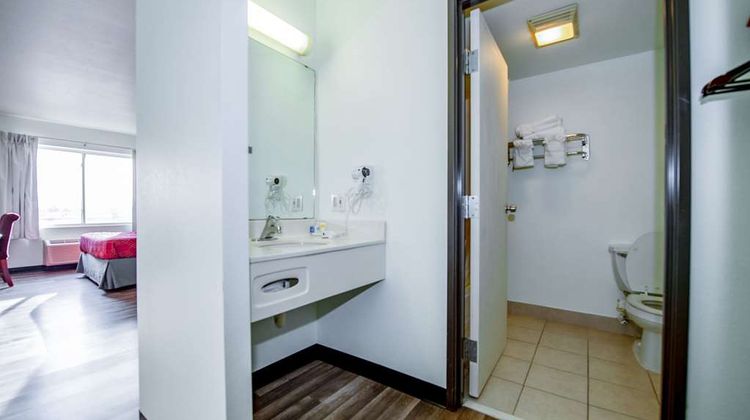 Rodeway Inn Room
