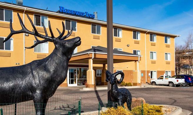 Rodeway Inn Exterior