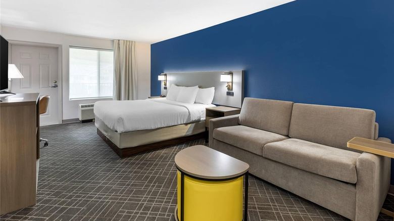 <b>Comfort Inn & Suites on the River Room</b>. Images powered by <a href="https://iceportal.shijigroup.com/" title="IcePortal" target="_blank">IcePortal</a>.