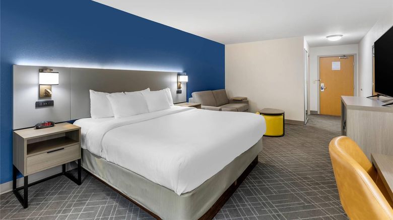 <b>Comfort Inn & Suites on the River Room</b>. Images powered by <a href="https://iceportal.shijigroup.com/" title="IcePortal" target="_blank">IcePortal</a>.