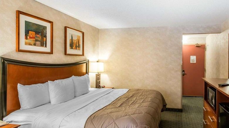 <b>Quality Inn & Conference Center Downtown Room</b>. Images powered by <a href="https://iceportal.shijigroup.com/" title="IcePortal" target="_blank">IcePortal</a>.