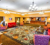 Quality Inn & Conference Center Downtown Lobby