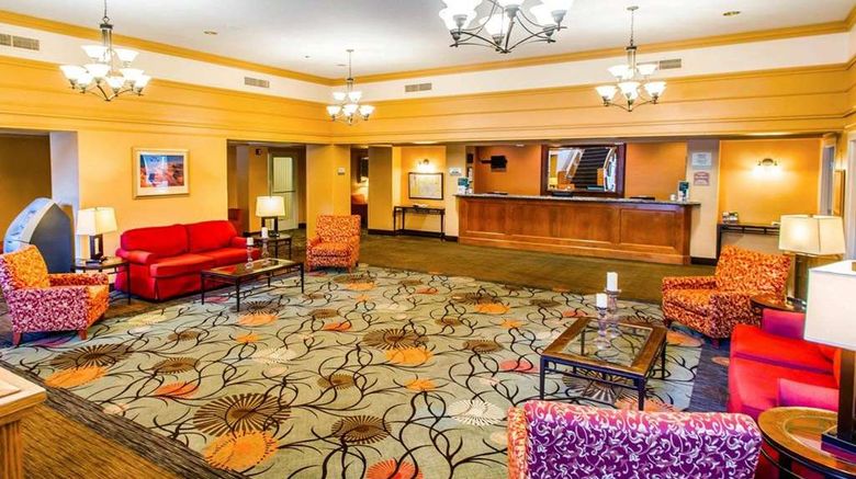 <b>Quality Inn & Conference Center Downtown Lobby</b>. Images powered by <a href="https://iceportal.shijigroup.com/" title="IcePortal" target="_blank">IcePortal</a>.