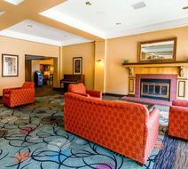 Quality Inn & Conference Center Downtown Lobby
