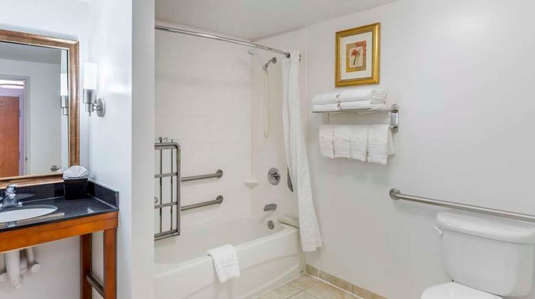 <b>Comfort Suites Room</b>. Images powered by <a href="https://iceportal.shijigroup.com/" title="IcePortal" target="_blank">IcePortal</a>.