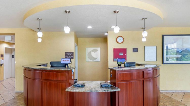 Comfort Suites Lobby