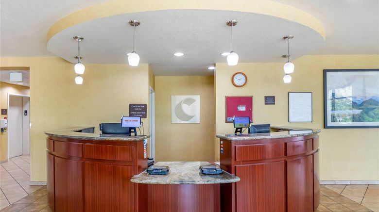 <b>Comfort Suites Lobby</b>. Images powered by <a href="https://iceportal.shijigroup.com/" title="IcePortal" target="_blank">IcePortal</a>.