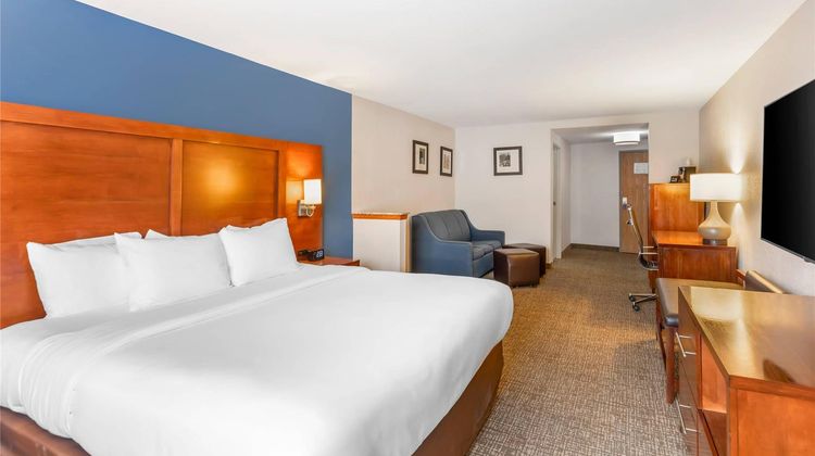 Comfort Suites Suite