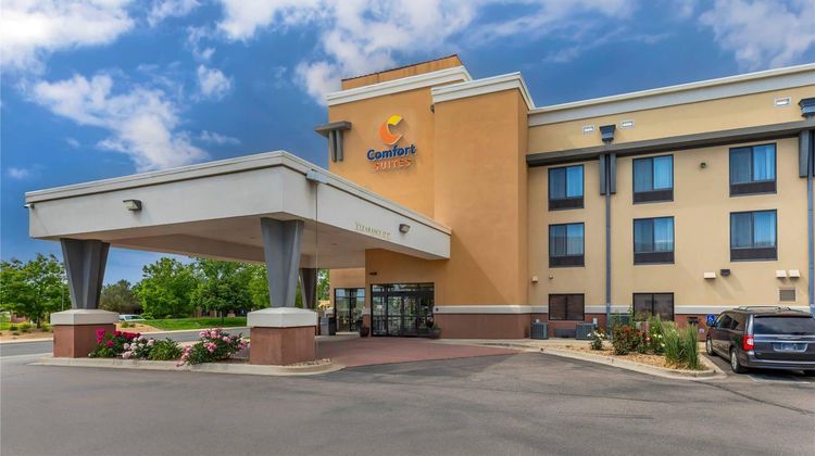 Comfort Suites Exterior