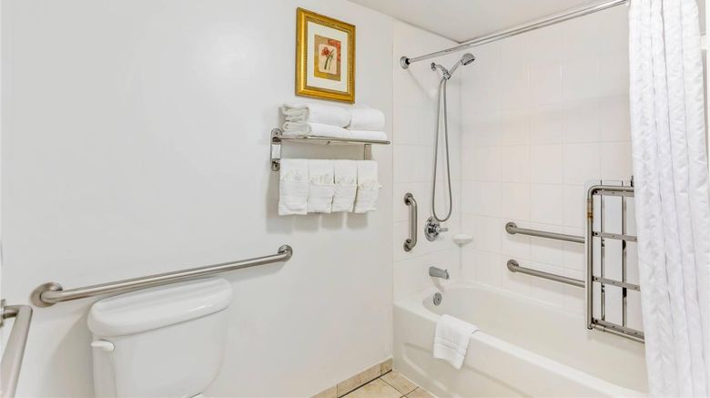 <b>Comfort Suites Room</b>. Images powered by <a href="https://iceportal.shijigroup.com/" title="IcePortal" target="_blank">IcePortal</a>.