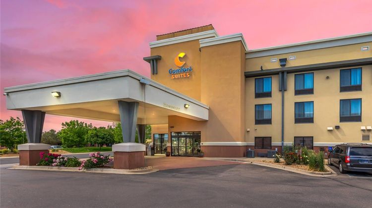 Comfort Suites Exterior
