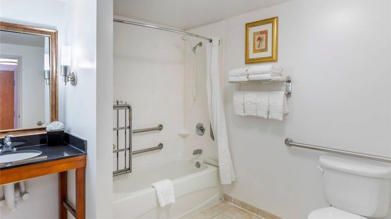 <b>Comfort Suites Room</b>. Images powered by <a href="https://iceportal.shijigroup.com/" title="IcePortal" target="_blank">IcePortal</a>.