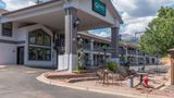 Quality Inn & Suites at Pikes Peak Exterior