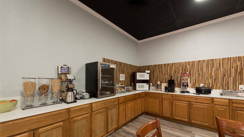 <b>Quality Inn & Suites at Pikes Peak Restaurant</b>. Images powered by <a href="https://iceportal.shijigroup.com/" title="IcePortal" target="_blank">IcePortal</a>.