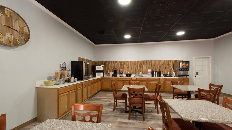 <b>Quality Inn & Suites at Pikes Peak Restaurant</b>. Images powered by <a href="https://iceportal.shijigroup.com/" title="IcePortal" target="_blank">IcePortal</a>.