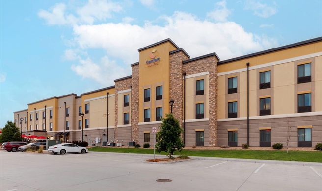 Comfort Suites Loveland Exterior