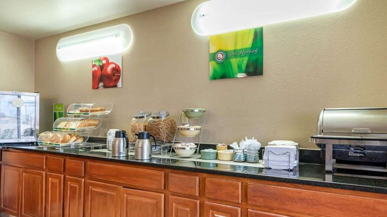 <b>Quality Inn & Suites Restaurant</b>. Images powered by <a href="https://iceportal.shijigroup.com/" title="IcePortal" target="_blank">IcePortal</a>.