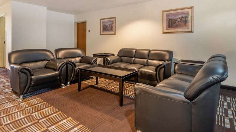 <b>Quality Inn & Suites Lobby</b>. Images powered by <a href="https://iceportal.shijigroup.com/" title="IcePortal" target="_blank">IcePortal</a>.