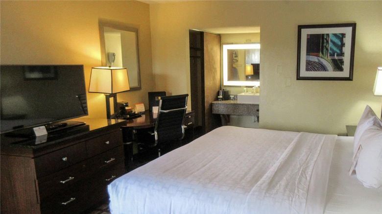 <b>Clarion Inn Fort Collins Room</b>. Images powered by <a href="https://iceportal.shijigroup.com/" title="IcePortal" target="_blank">IcePortal</a>.