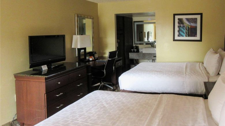 <b>Clarion Inn Fort Collins Room</b>. Images powered by <a href="https://iceportal.shijigroup.com/" title="IcePortal" target="_blank">IcePortal</a>.