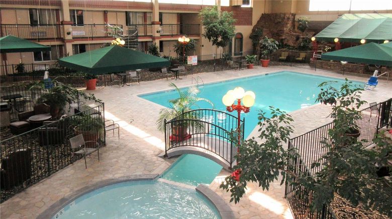 <b>Clarion Inn Fort Collins Pool</b>. Images powered by <a href="https://iceportal.shijigroup.com/" title="IcePortal" target="_blank">IcePortal</a>.