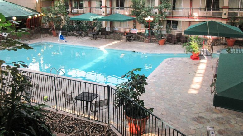 <b>Clarion Inn Fort Collins Pool</b>. Images powered by <a href="https://iceportal.shijigroup.com/" title="IcePortal" target="_blank">IcePortal</a>.