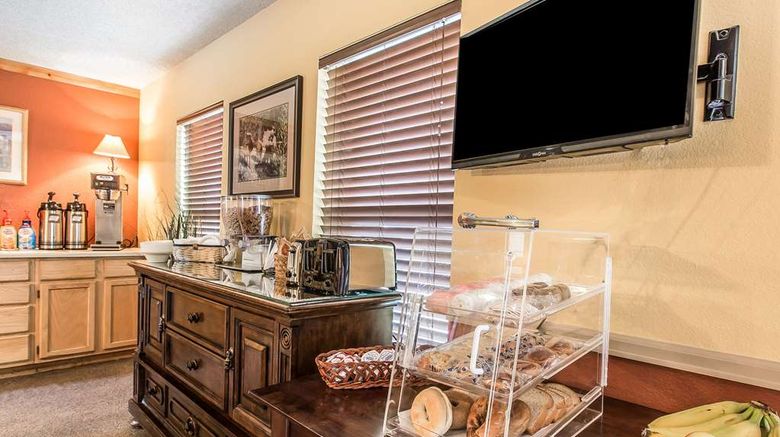 <b>Rodeway Inn Rifle Restaurant</b>. Images powered by <a href="https://iceportal.shijigroup.com/" title="IcePortal" target="_blank">IcePortal</a>.