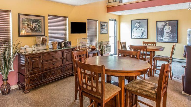 <b>Rodeway Inn Rifle Lobby</b>. Images powered by <a href="https://iceportal.shijigroup.com/" title="IcePortal" target="_blank">IcePortal</a>.