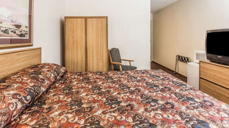 <b>Rodeway Inn Rifle Room</b>. Images powered by <a href="https://iceportal.shijigroup.com/" title="IcePortal" target="_blank">IcePortal</a>.