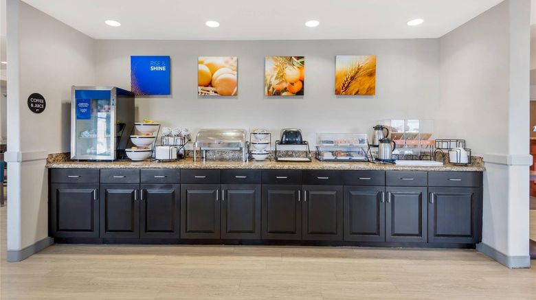 <b>Comfort Inn & Suites of Rifle Restaurant</b>. Images powered by <a href="https://iceportal.shijigroup.com/" title="IcePortal" target="_blank">IcePortal</a>.