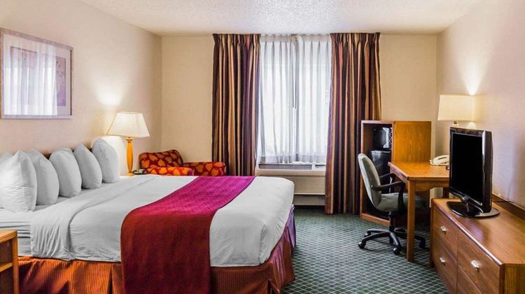 Quality Inn and Suites Suite