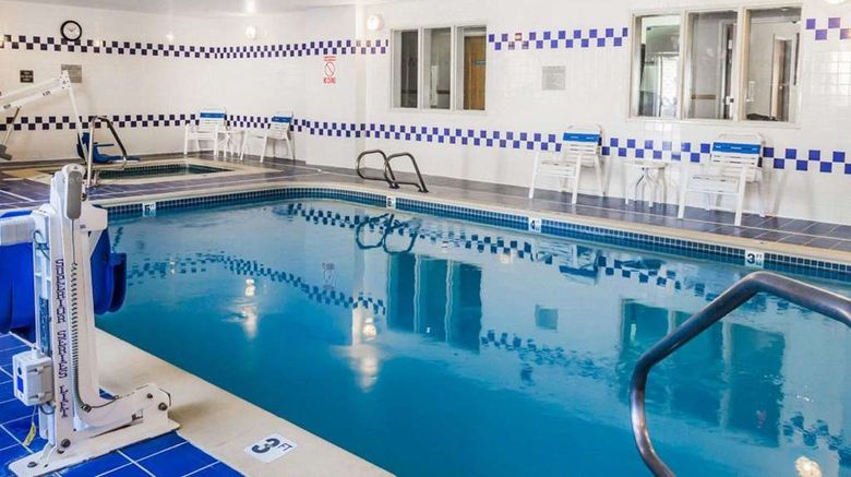 <b>Quality Inn and Suites Pool</b>. Images powered by <a href="https://iceportal.shijigroup.com/" title="IcePortal" target="_blank">IcePortal</a>.