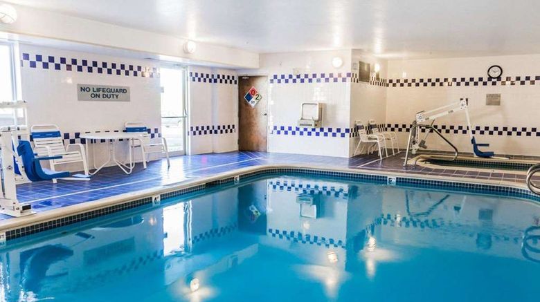 <b>Quality Inn and Suites Pool</b>. Images powered by <a href="https://iceportal.shijigroup.com/" title="IcePortal" target="_blank">IcePortal</a>.
