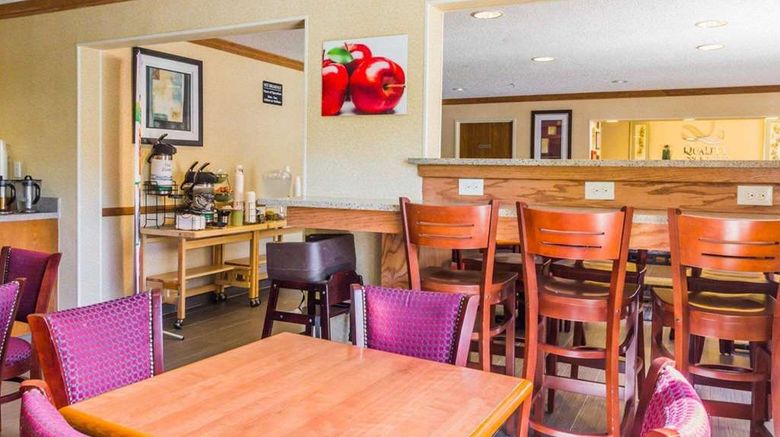 <b>Quality Inn and Suites Restaurant</b>. Images powered by <a href="https://iceportal.shijigroup.com/" title="IcePortal" target="_blank">IcePortal</a>.